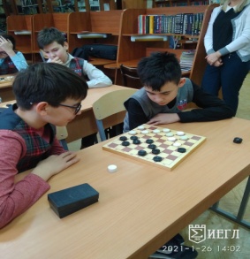 Русские и международные шашки.
